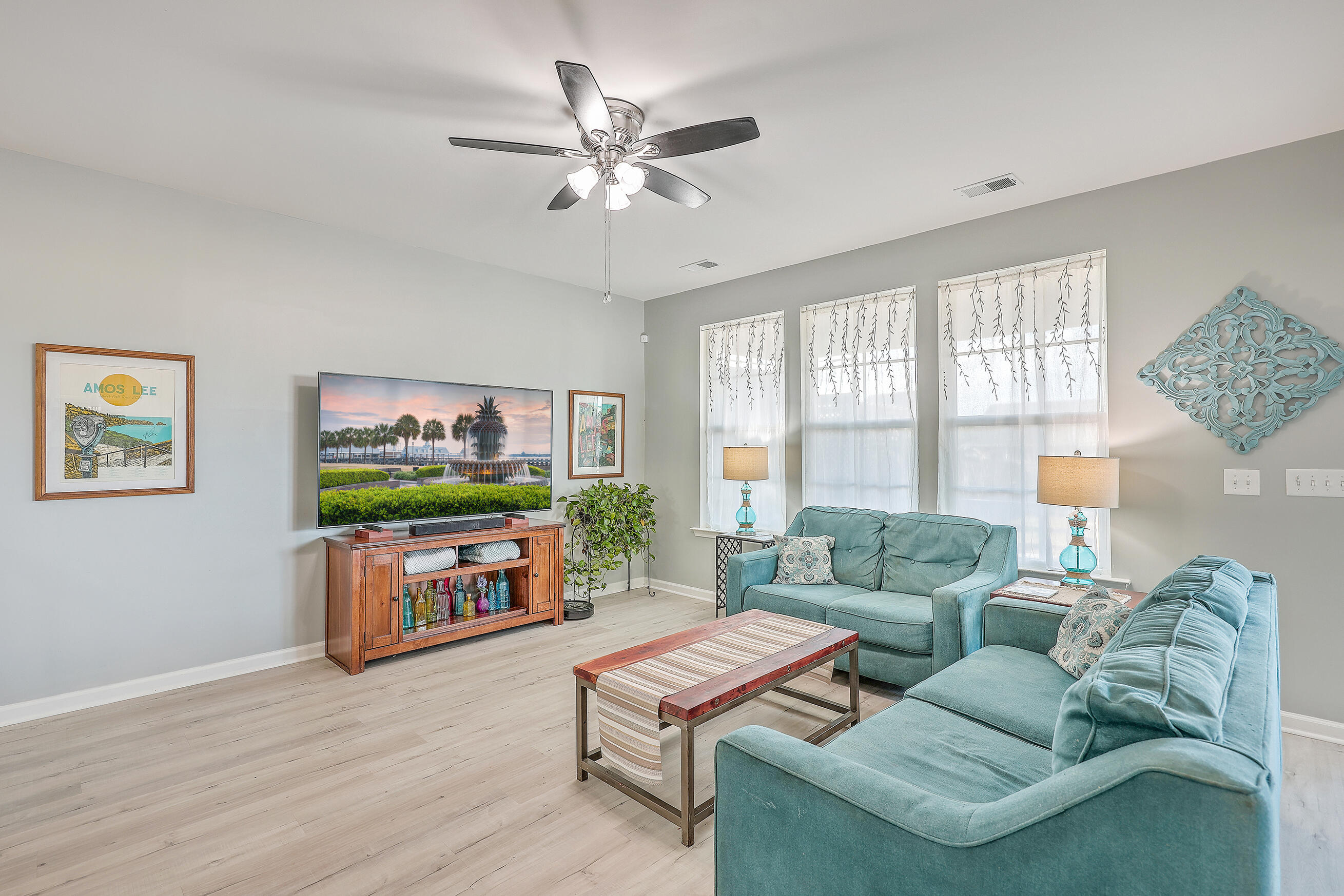 138 Oyama Road Summerville, SC 29486 - Photo 2 of 19 ZYN_6644_45_46_47_48_49_50