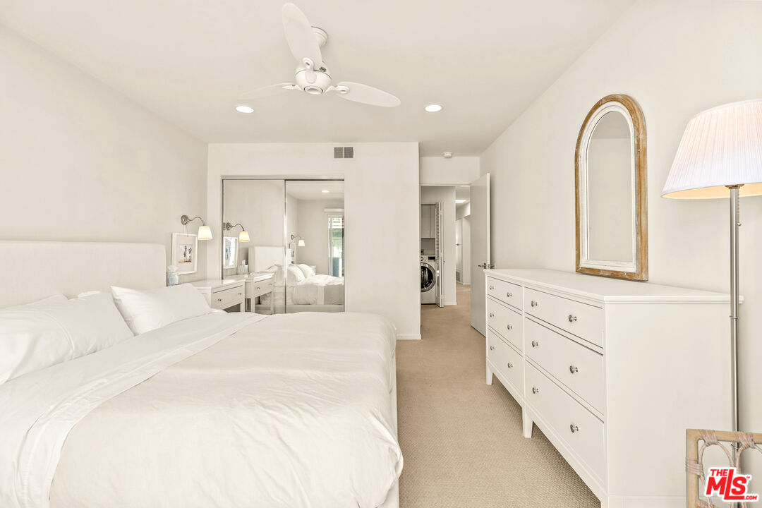 3616 The Strand, Unit C Manhattan Beach, CA 90266 - Photo 27 of 34 a large white bed in a white room