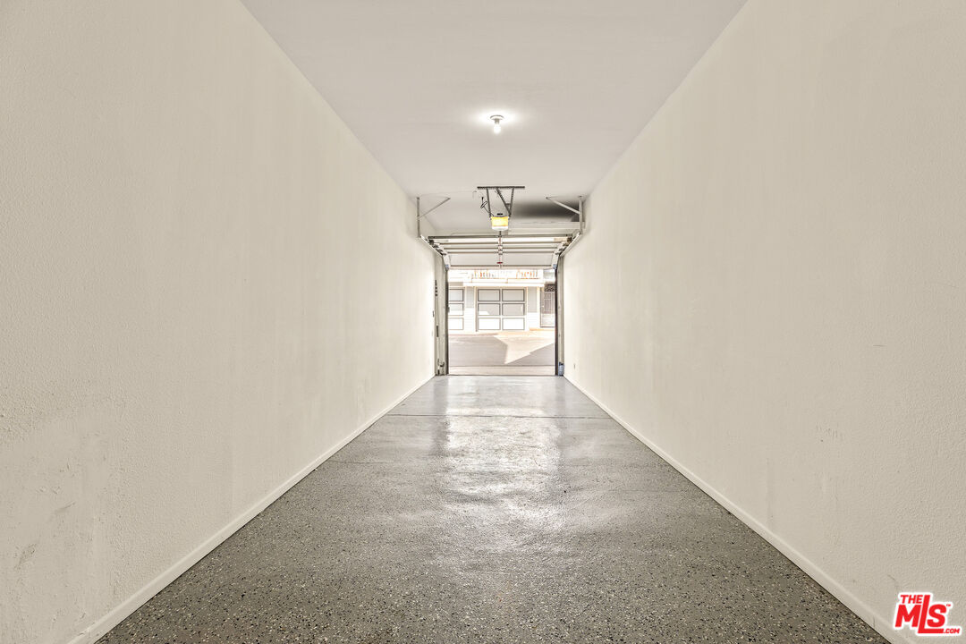 3616 The Strand, Unit C Manhattan Beach, CA 90266 - Photo 34 of 34 a view of a kitchen with kitchen