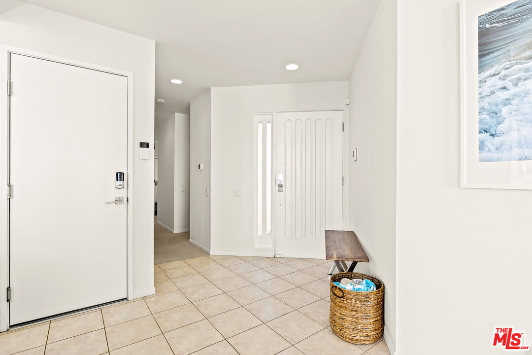 3616 The Strand, Unit C Manhattan Beach, CA 90266 - Photo 6 of 34 a view of room with window