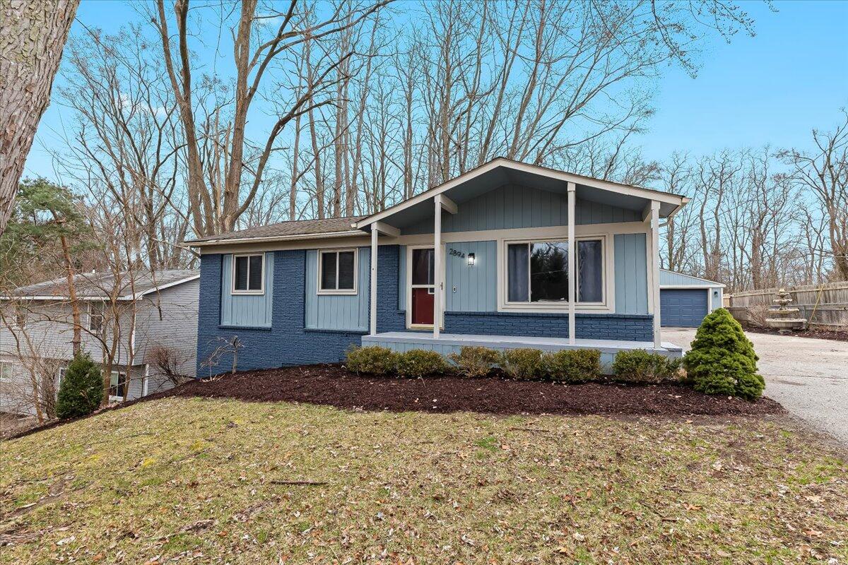2894 Benstein Road Walled Lake, MI 48390 - Photo 4 of 33 C4F5D1C2-30F1-4155-B1AF-7057E609D21D