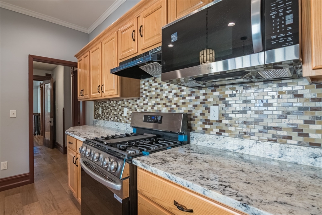 288 St James Avenue Springfield, MA 01109 - Photo 13 of 41