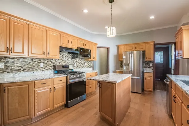 $429,000 | 288 St James Avenue, Springfield, MA 01109