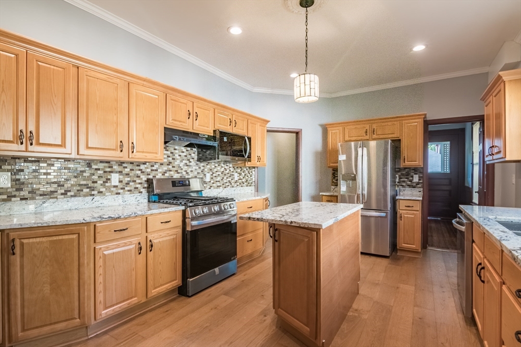 288 St James Avenue Springfield, MA 01109 - Photo 14 of 41