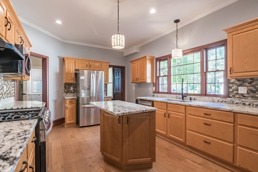 288 St James Avenue Springfield, MA 01109 - Photo 16 of 41