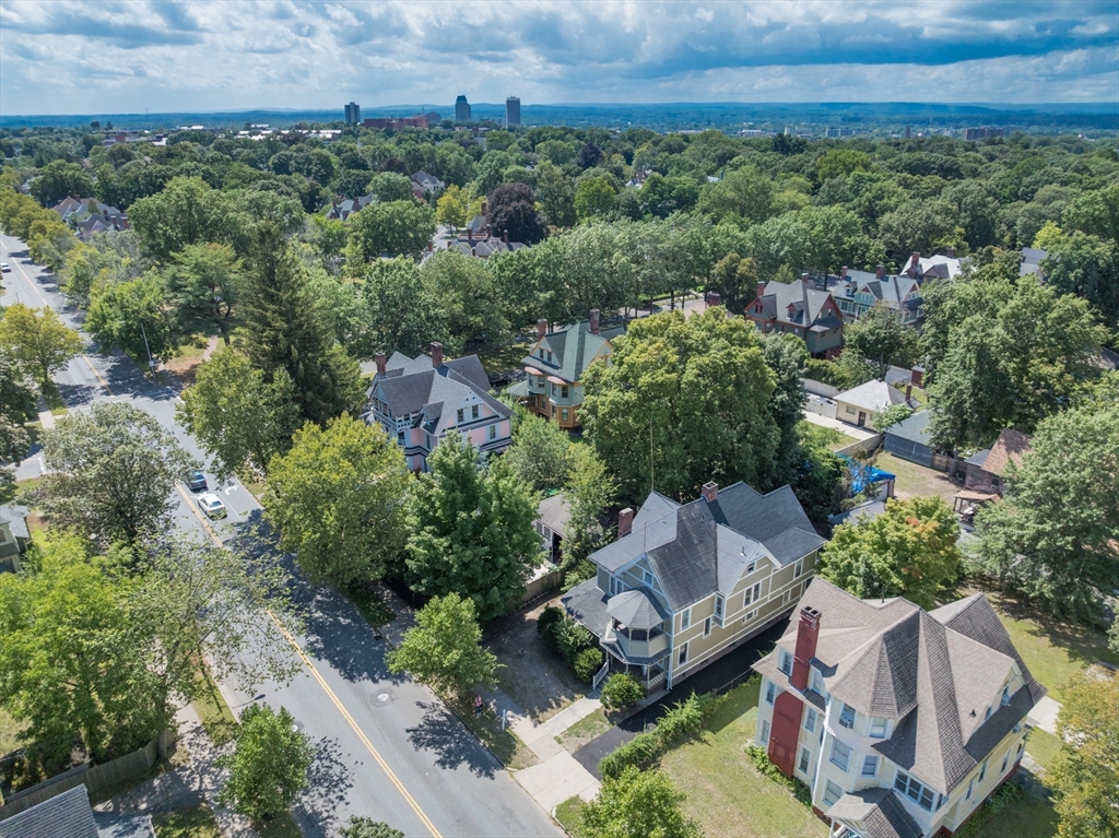 288 St James Avenue Springfield, MA 01109 - Photo 6 of 41