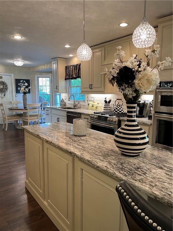 140 Rocky Ridge Road Bethel Park, PA 15102 - Photo 8 of 25 Gallery Image 8