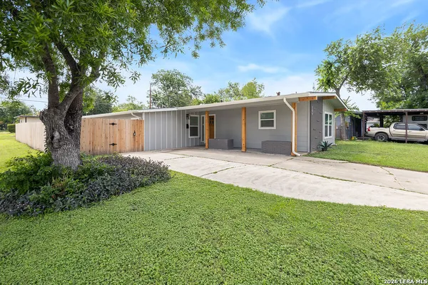 $2,100 | 306 Westmoreland Drive, San Antonio, TX 78213