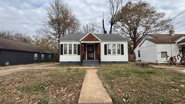 $995 | 3732 Hazelwood Avenue, Memphis, TN 38122