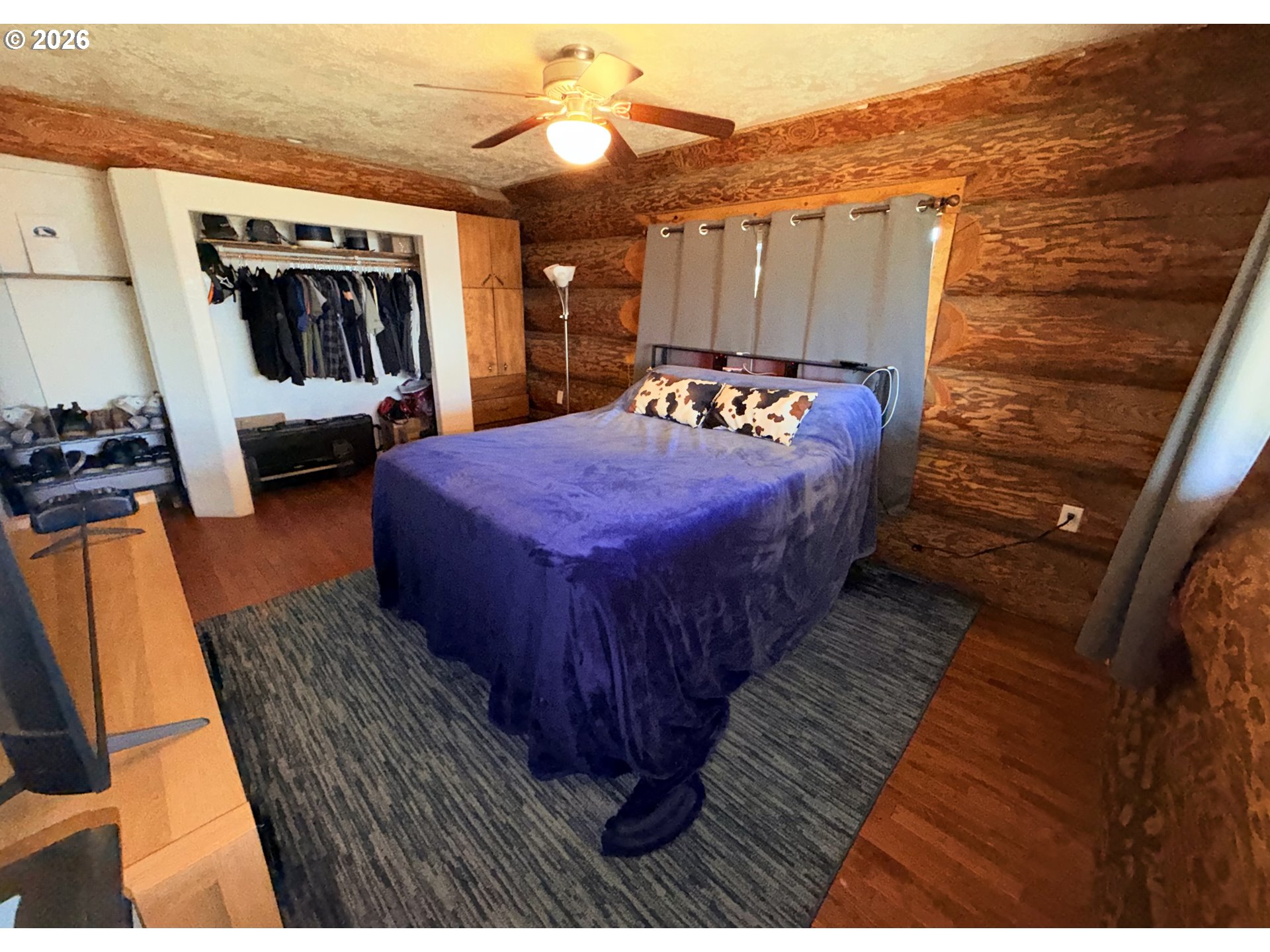92586 Water Users Lane Lakeview, OR 97630 - Photo 17 of 36 a bed room with a bed