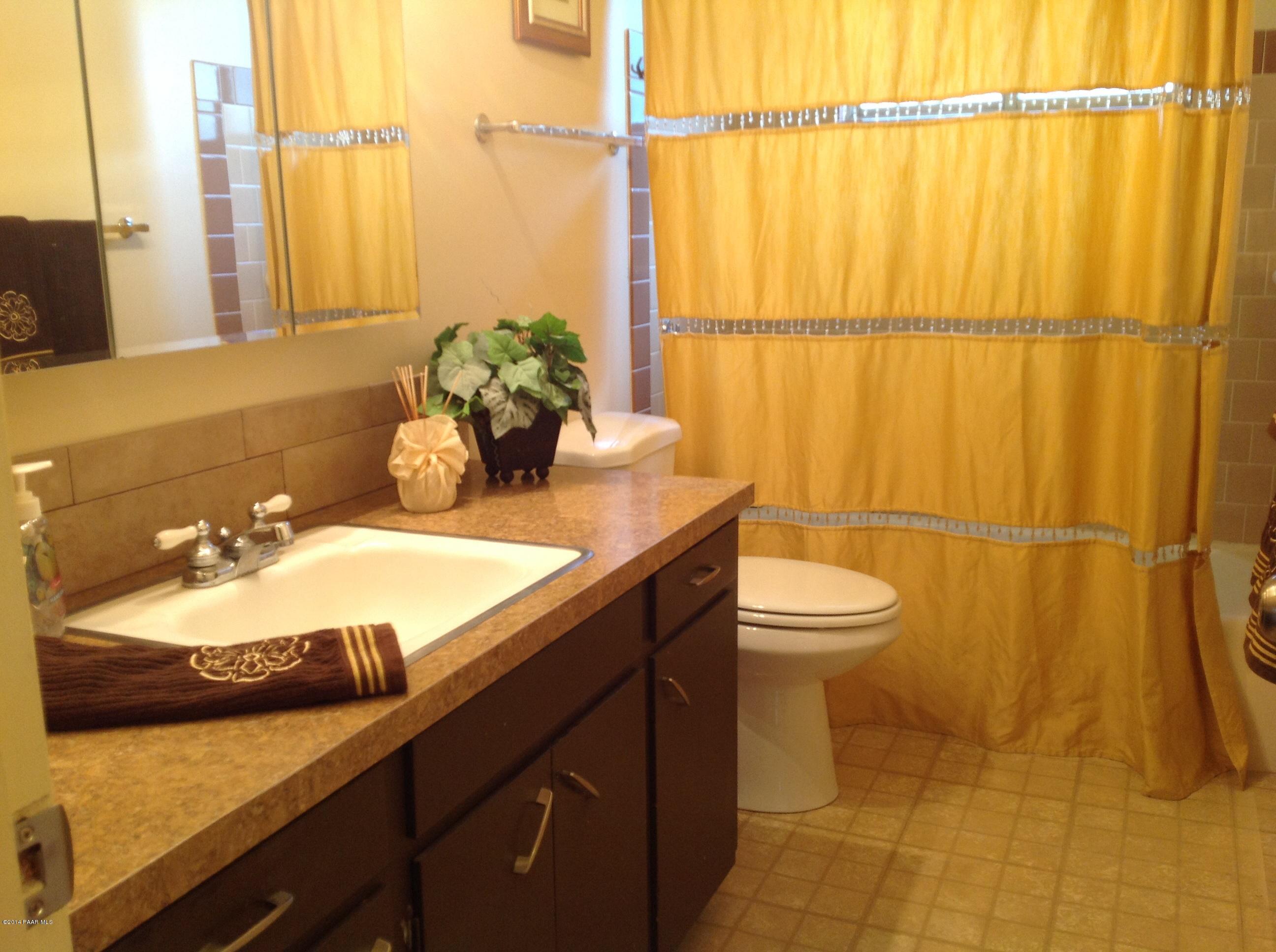 1105 Middlebrook Road Prescott, AZ 86303 - Photo 8 of 30 Main bathroom