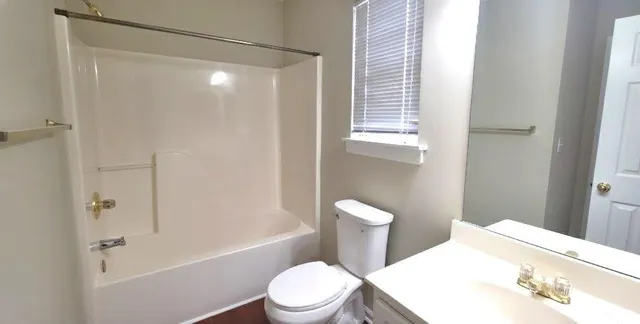 $1,995 | 4915 Lakebrooke Run, Stone Mountain, GA 30087