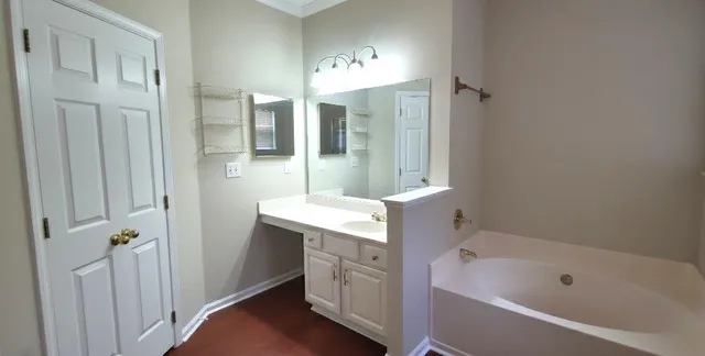 $1,995 | 4915 Lakebrooke Run, Stone Mountain, GA 30087