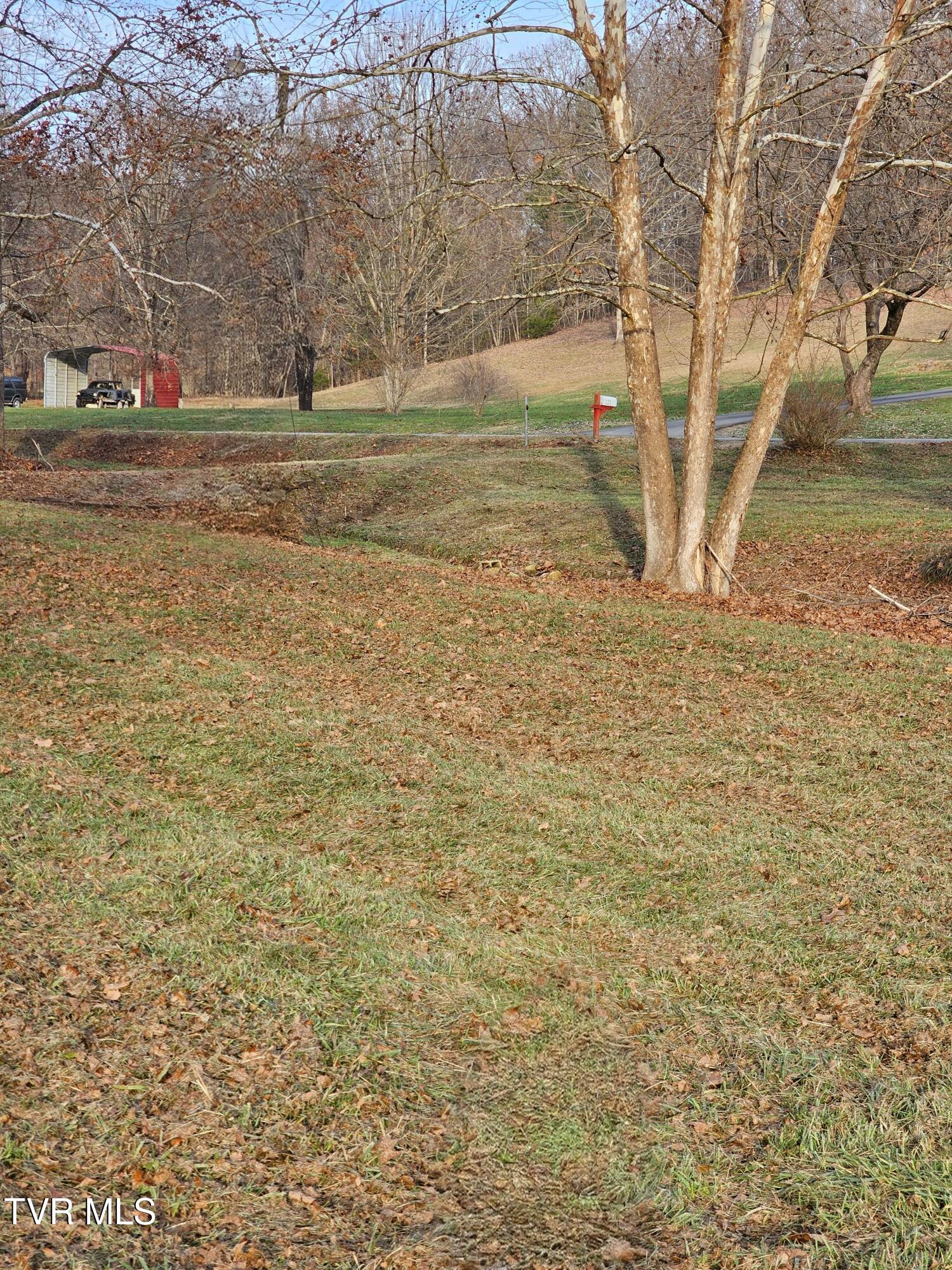 221 Hurst Hollow Bean Station, TN 37708 - Photo 4 of 10 20251201_155946~2