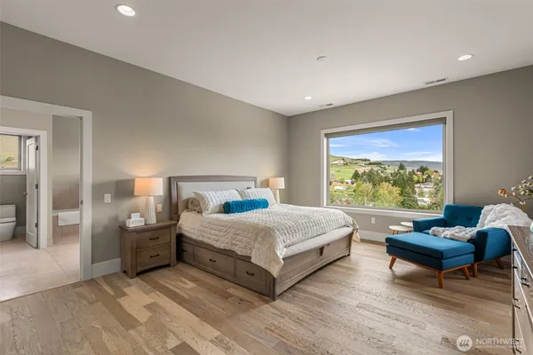 $1,399,000 | 854 Autumn Crest Drive, Wenatchee, WA 98801