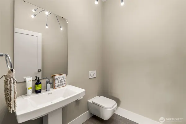 $1,399,000 | 854 Autumn Crest Drive, Wenatchee, WA 98801