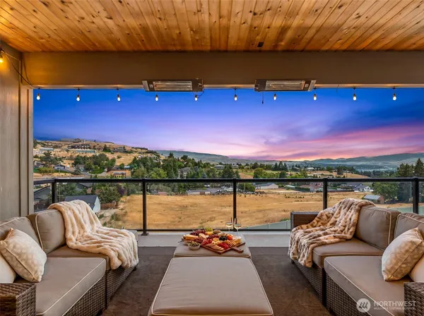 $1,399,000 | 854 Autumn Crest Drive, Wenatchee, WA 98801