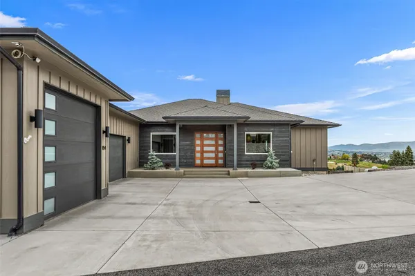 $1,399,000 | 854 Autumn Crest Drive, Wenatchee, WA 98801