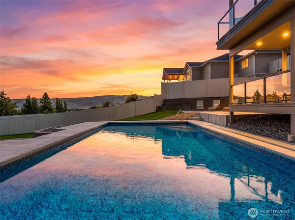 $1,399,000 | 854 Autumn Crest Drive, Wenatchee, WA 98801