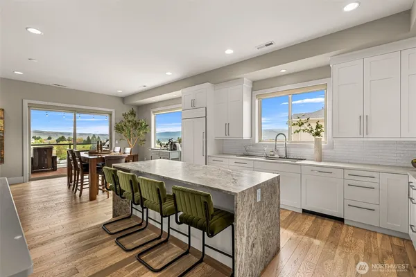 $1,399,000 | 854 Autumn Crest Drive, Wenatchee, WA 98801