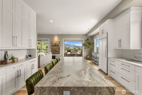 $1,399,000 | 854 Autumn Crest Drive, Wenatchee, WA 98801