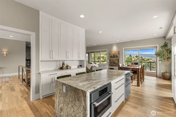 $1,399,000 | 854 Autumn Crest Drive, Wenatchee, WA 98801