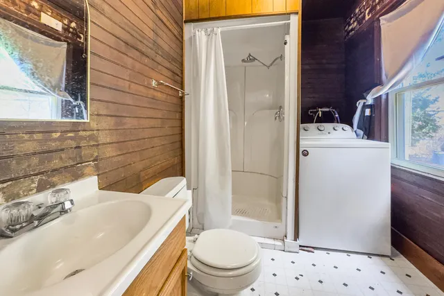 $350,000 | 84 Pleasant Street, Rockland, ME 04841