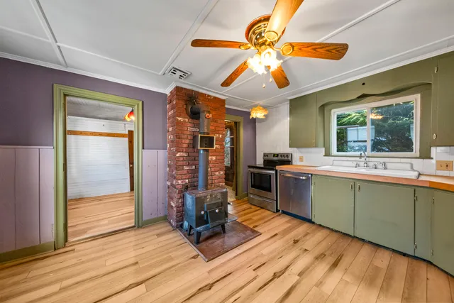 $350,000 | 84 Pleasant Street, Rockland, ME 04841