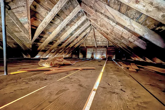 $350,000 | 84 Pleasant Street, Rockland, ME 04841