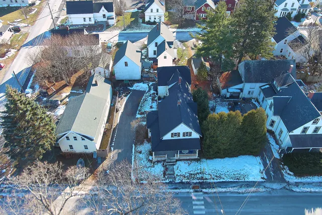 $350,000 | 84 Pleasant Street, Rockland, ME 04841