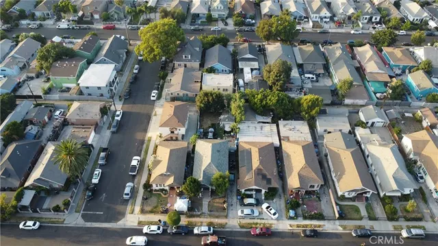 a view of many building