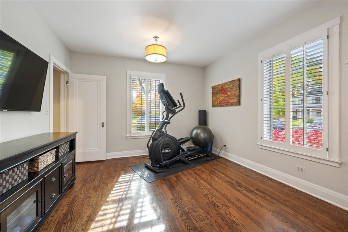 1024 Pontiac Road Wilmette, IL 60091 - Photo 14 of 33