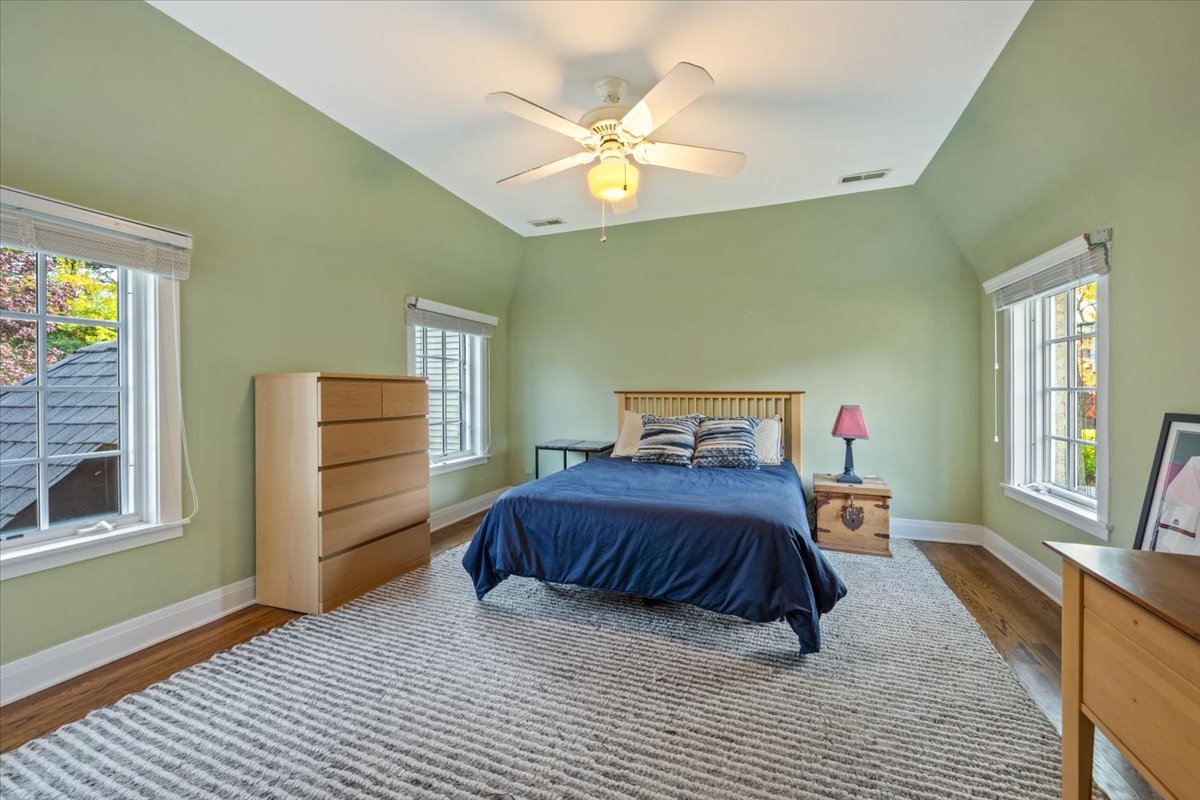 1024 Pontiac Road Wilmette, IL 60091 - Photo 21 of 33