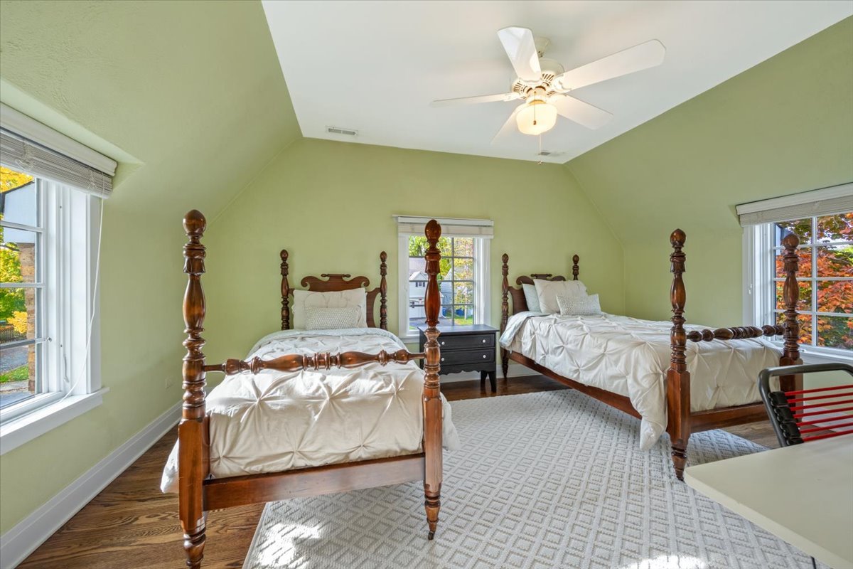 1024 Pontiac Road Wilmette, IL 60091 - Photo 23 of 33