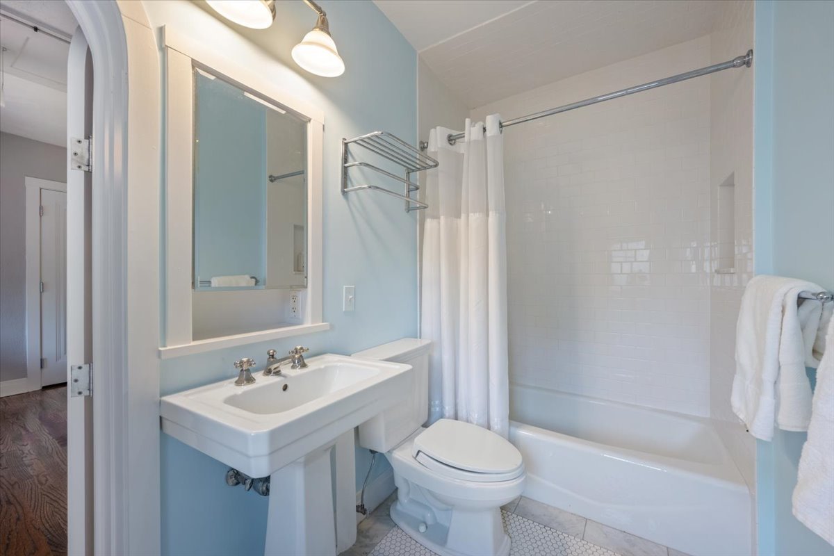 1024 Pontiac Road Wilmette, IL 60091 - Photo 24 of 33