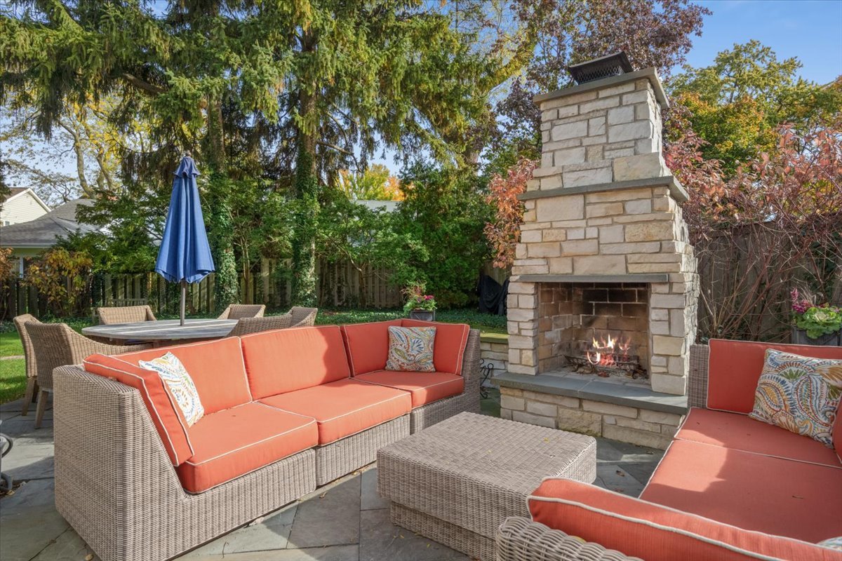 1024 Pontiac Road Wilmette, IL 60091 - Photo 3 of 33