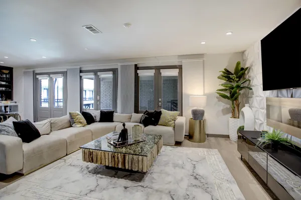 $3,125 | 1410 Hyde Park Boulevard, Unit 212, Houston, TX 77006