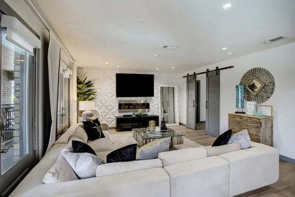 $3,125 | 1410 Hyde Park Boulevard, Unit 212, Houston, TX 77006
