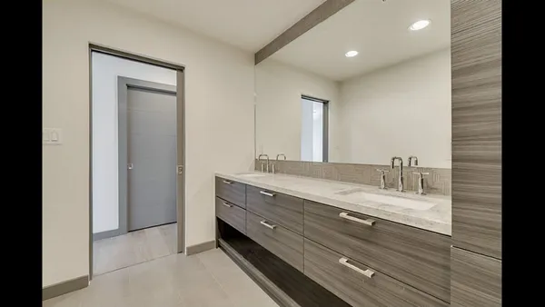 $3,125 | 1410 Hyde Park Boulevard, Unit 212, Houston, TX 77006