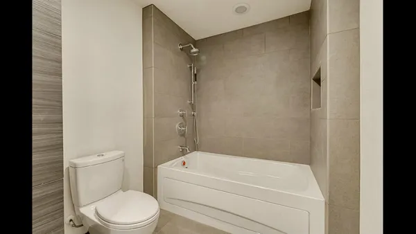 $3,125 | 1410 Hyde Park Boulevard, Unit 212, Houston, TX 77006