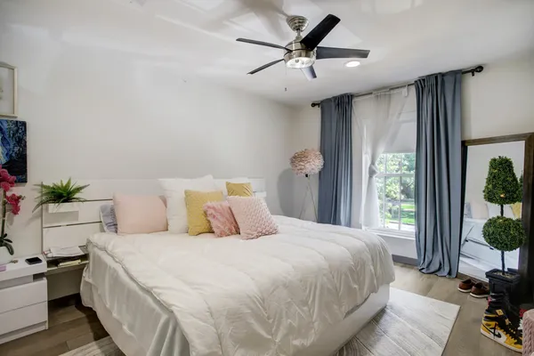 $3,125 | 1410 Hyde Park Boulevard, Unit 212, Houston, TX 77006