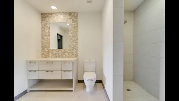 $3,125 | 1410 Hyde Park Boulevard, Unit 212, Houston, TX 77006
