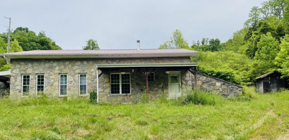 462 Dave Hyatt Road Lancaster, KY 40444 - Photo 2 of 14 31A7EF19-63DB-477C-95A4-4DC47DB25DC9