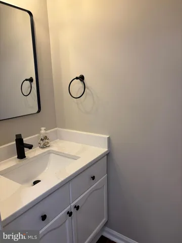 an entryway in a room