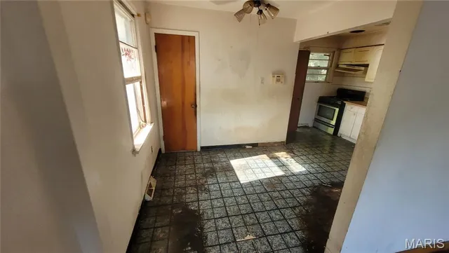 $70,000 | 217 Anistasia Drive, Hazelwood, MO 63135