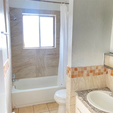 $900 | 5704 Edgemoor Drive, Unit 31, Houston, TX 77081