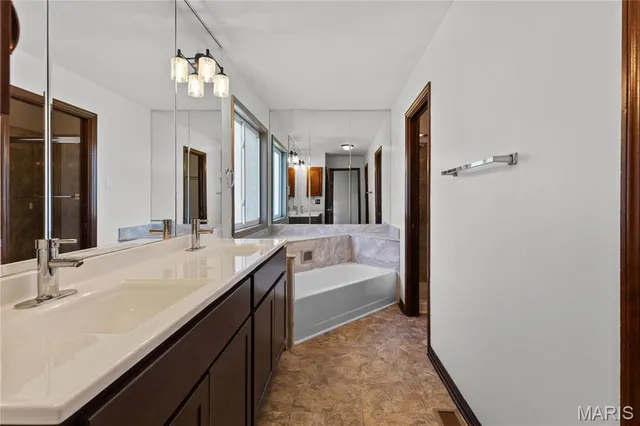 $2,900 | 3814 Melstone Court, Florissant, MO 63034