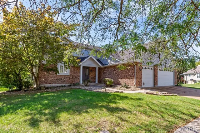 $2,900 | 3814 Melstone Court, Florissant, MO 63034