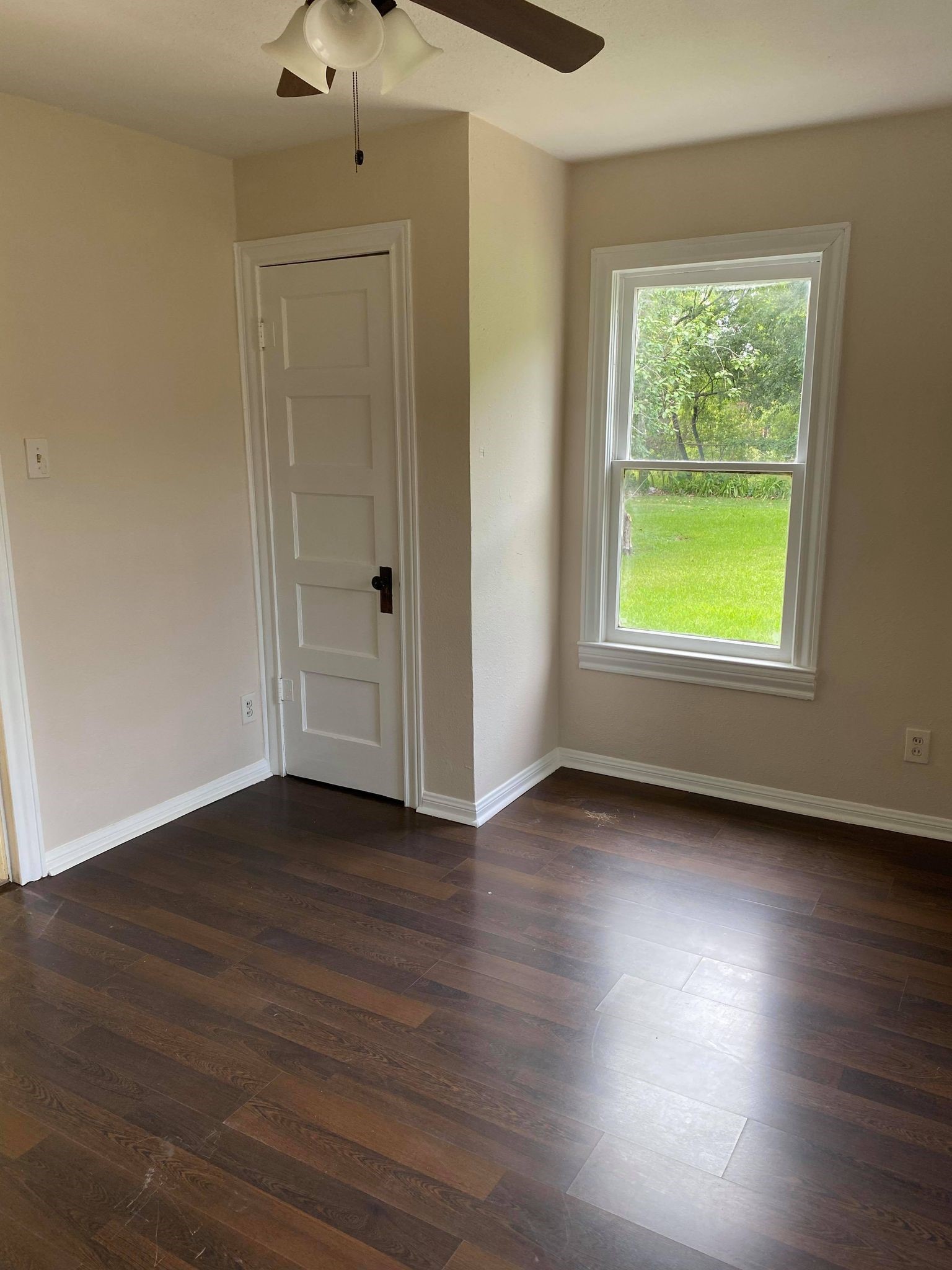 921 Booth Street Houston, TX 77009 - Photo 10 of 17