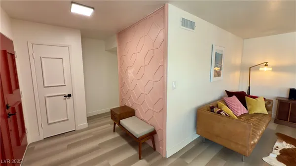 $2,750 | 1921 Sombrero Drive, Las Vegas, NV 89169